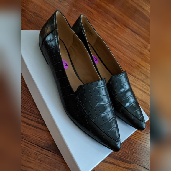 Nine West Shoes - Nine West flats black size 8.5 pointy front